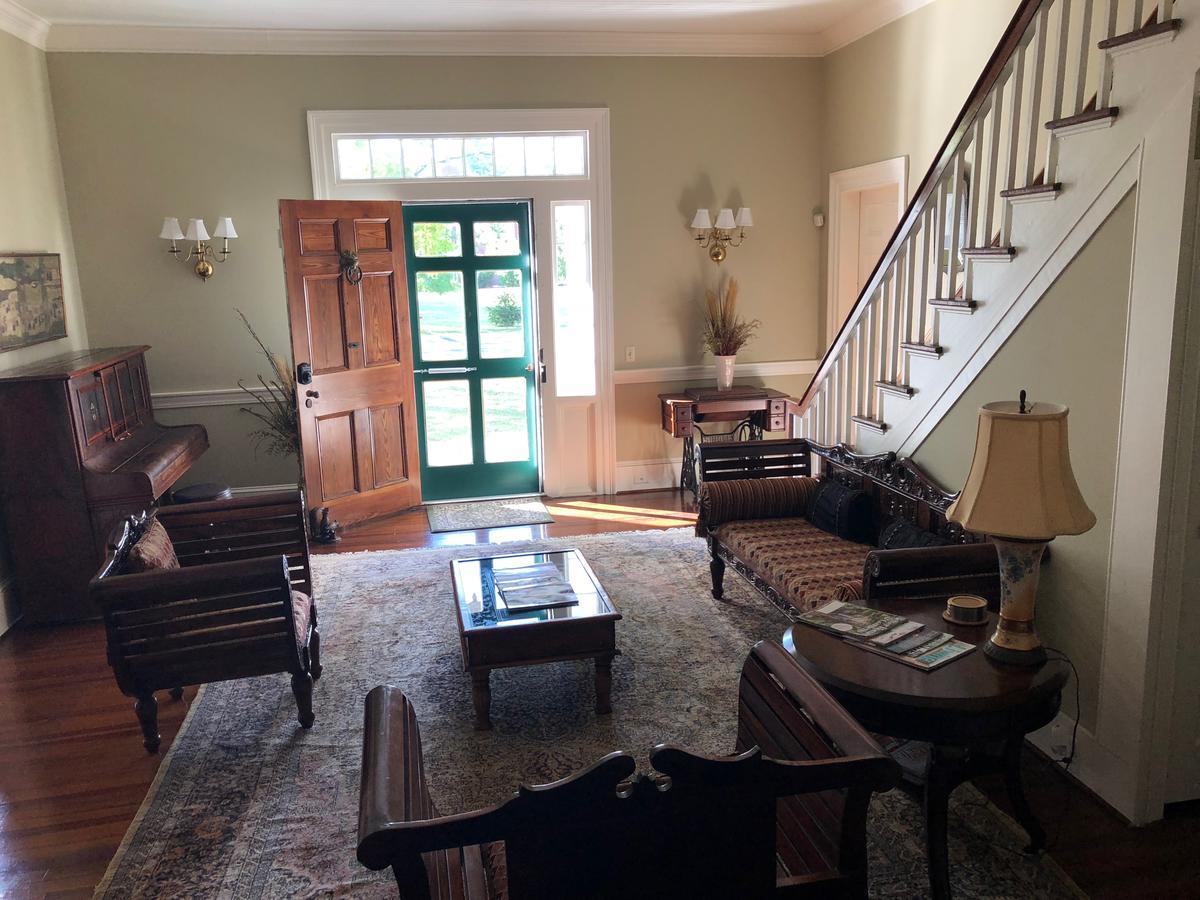 The Elizabethtown Inn Экстерьер фото